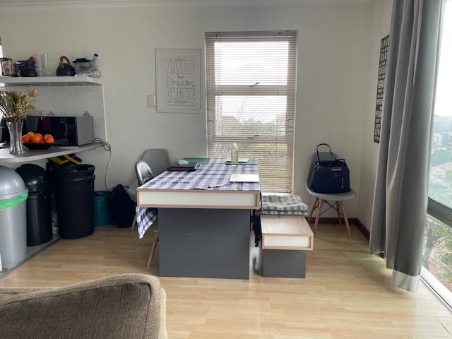 To Let 2 Bedroom Property for Rent in Green Point Western Cape
